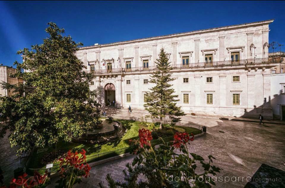 Casa Adele - Dimora Del 1700 Nel Centro Storico Bed & Breakfast Martina Franca Eksteriør bilde